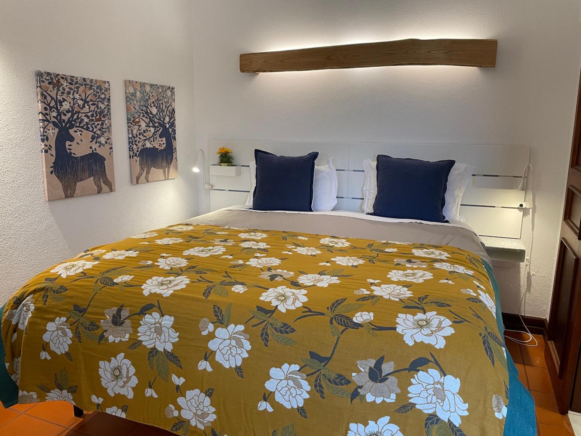 The Quixote House Bed and Breakfast Caminha Exteriör bild